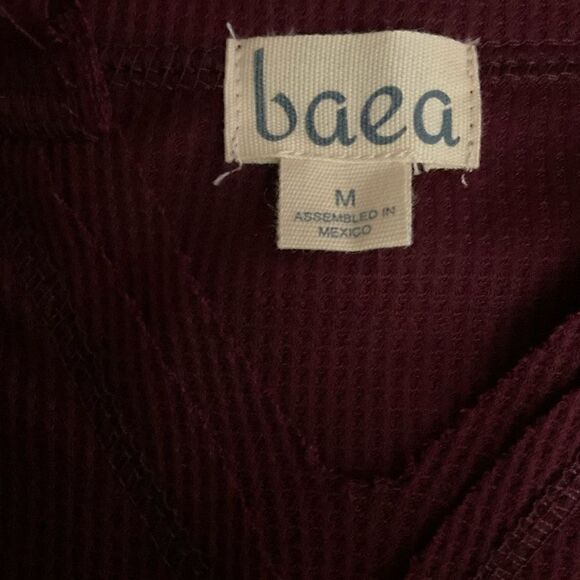 Baea Top V-Neck Blouse Bell Sleeves Maroon Bordeaux Burgundy Size Medium - Picture 3 of 9